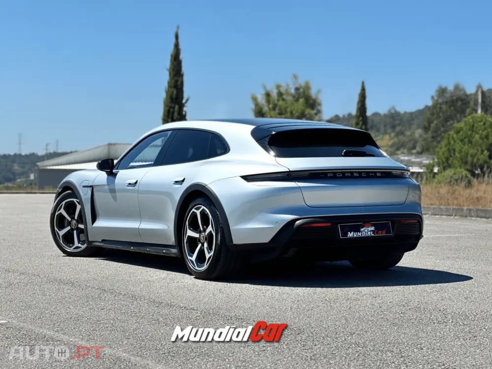 Porsche Taycan 4