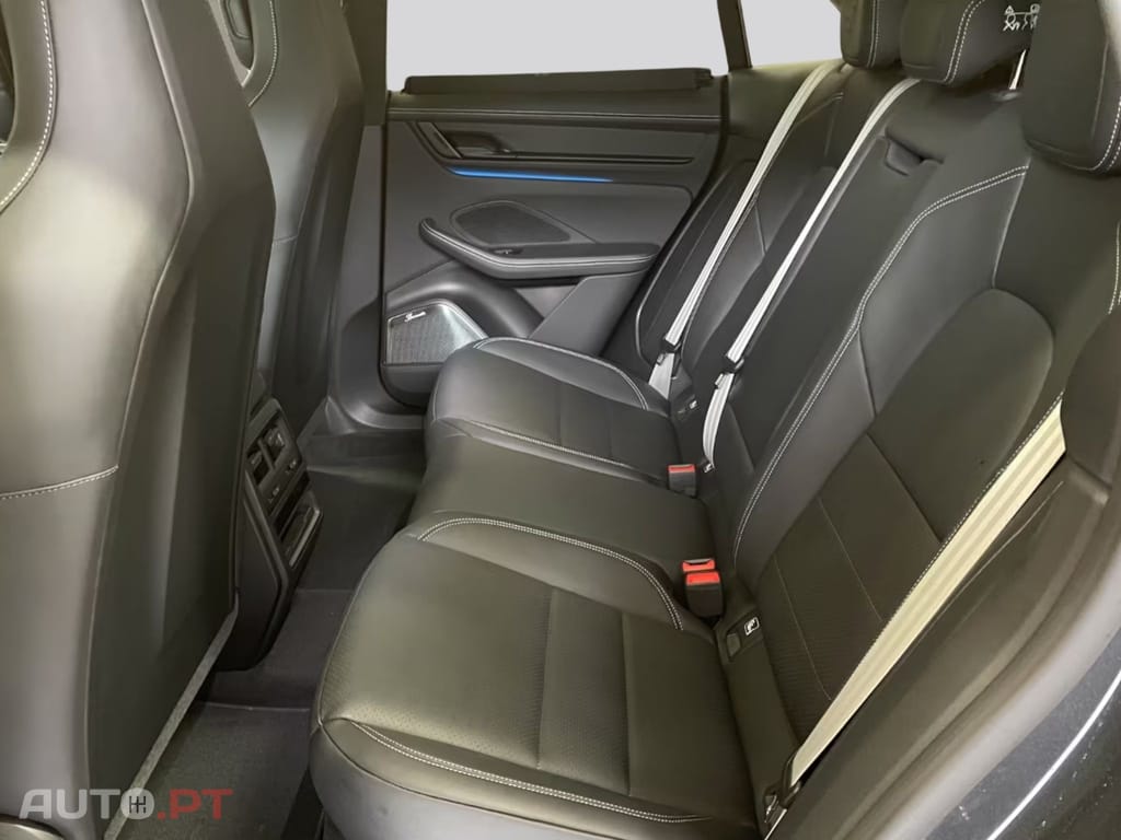 Porsche Macan I.V.A DEDUTIVEL Turbo