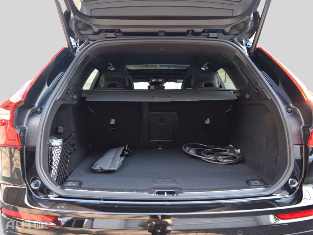 Volvo XC60 I.V.A DEDUTIVEL T8Plus Black Edition