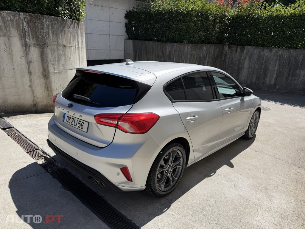 Ford Focus 1.0 EcoBoost MHEV ST-Line
