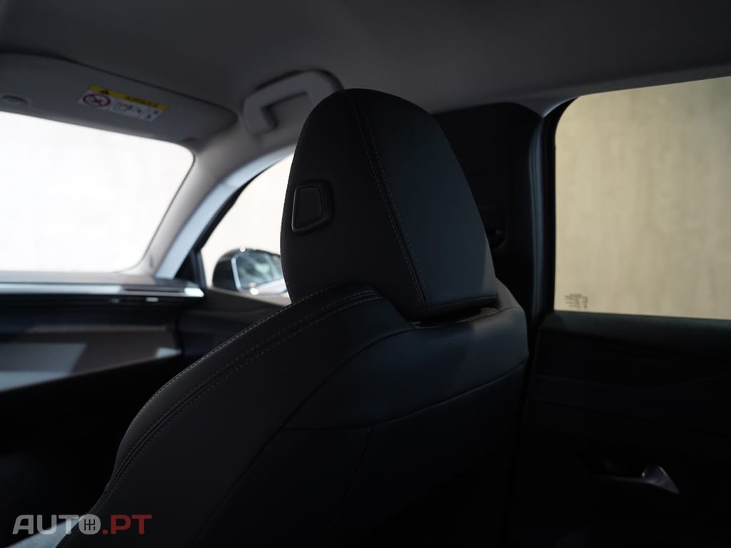 Peugeot 408 1.2 PureTech Allure EAT8