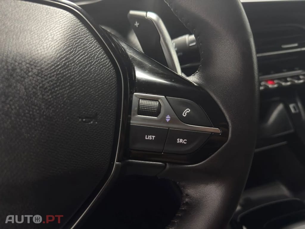 Peugeot 208 1.2 PureTech Allure EAT8