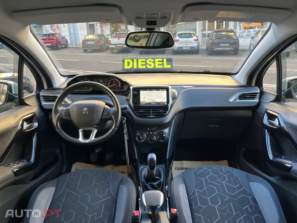 Peugeot 2008 1.5 BlueHDi Signature