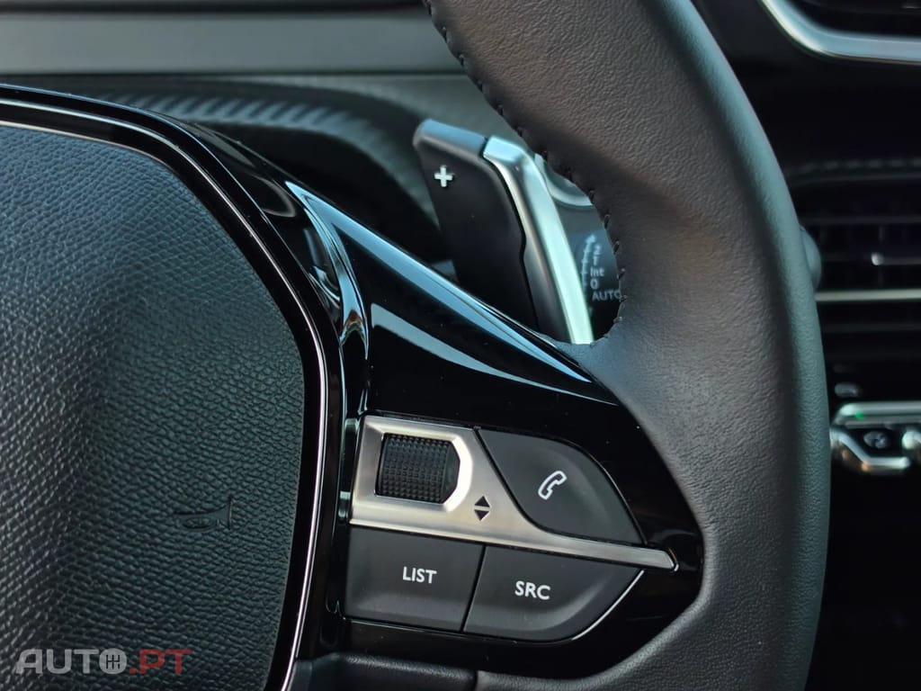 Peugeot 2008 Hybrid 136 e-DSC Allure