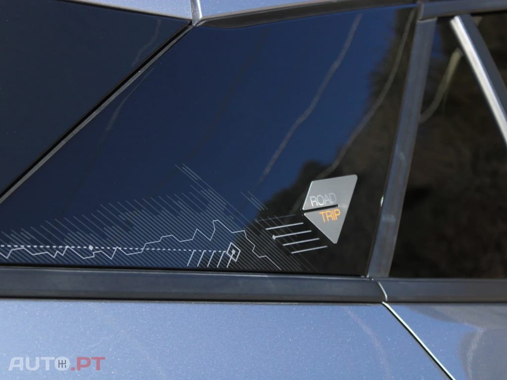 Peugeot E-2008 Allure Pack