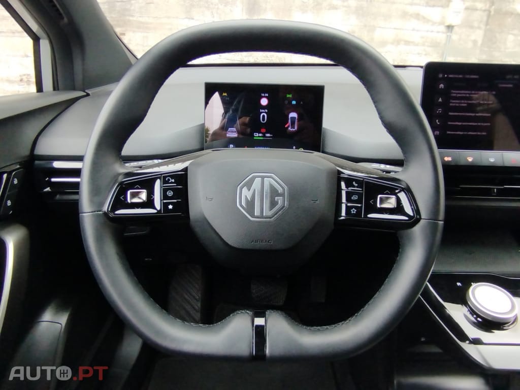 MG MG4 64 kWh Luxury