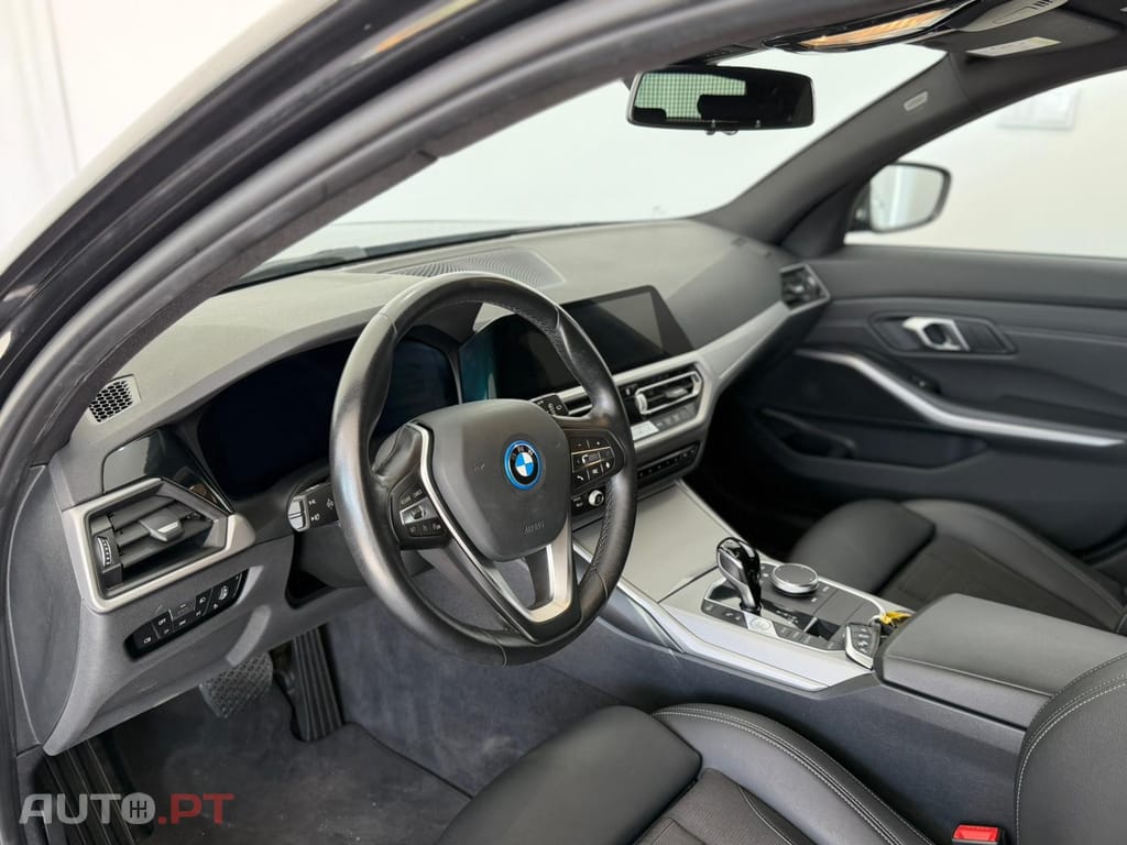 BMW 320 e Line Luxury Auto