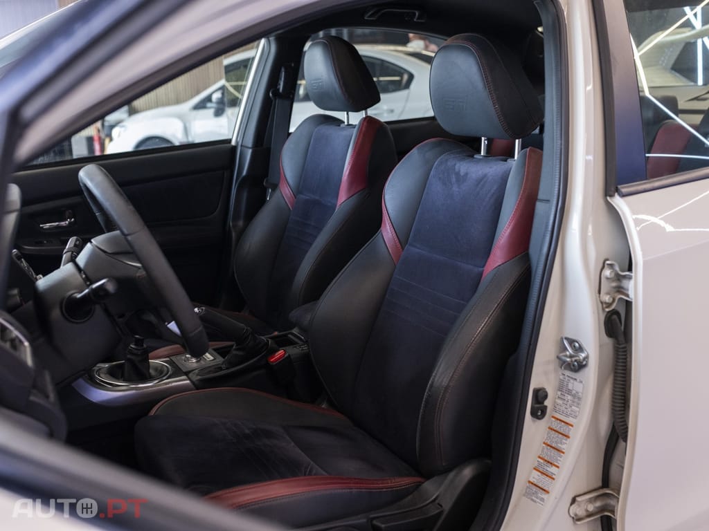 Subaru Impreza 2.5 WRX STi — fotografia 13