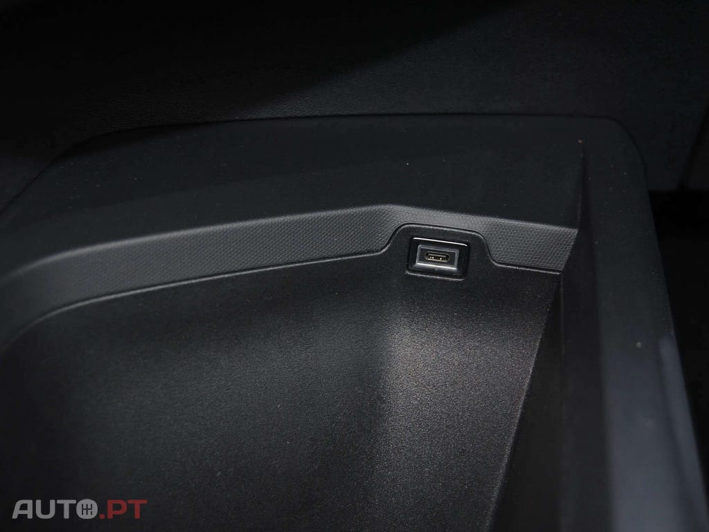 Peugeot 3008 1.2 Hybrid Allure e-DCS6