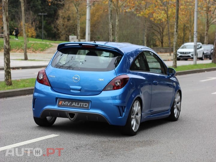 Opel Corsa 1.6 Turbo OPC