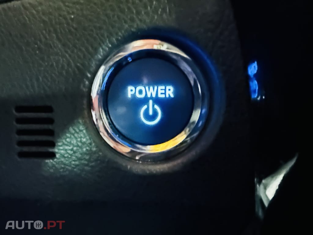 Toyota Auris Touring Sports 1.8 HSD Comfort +P.Sport+Navi
