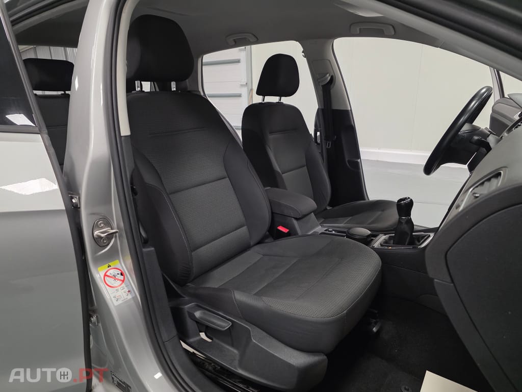 Volkswagen Golf 1.6 TDI Confortline