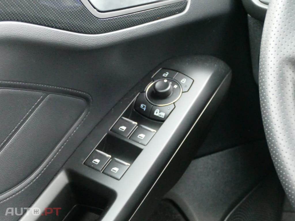 Ford Focus 1.0 EcoBoost MHEV ST-Line X