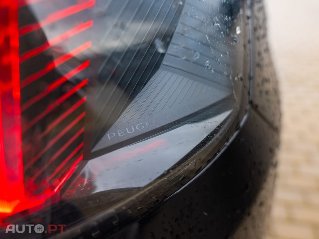 Peugeot 3008 1.6 Hybrid GT e-EAT8