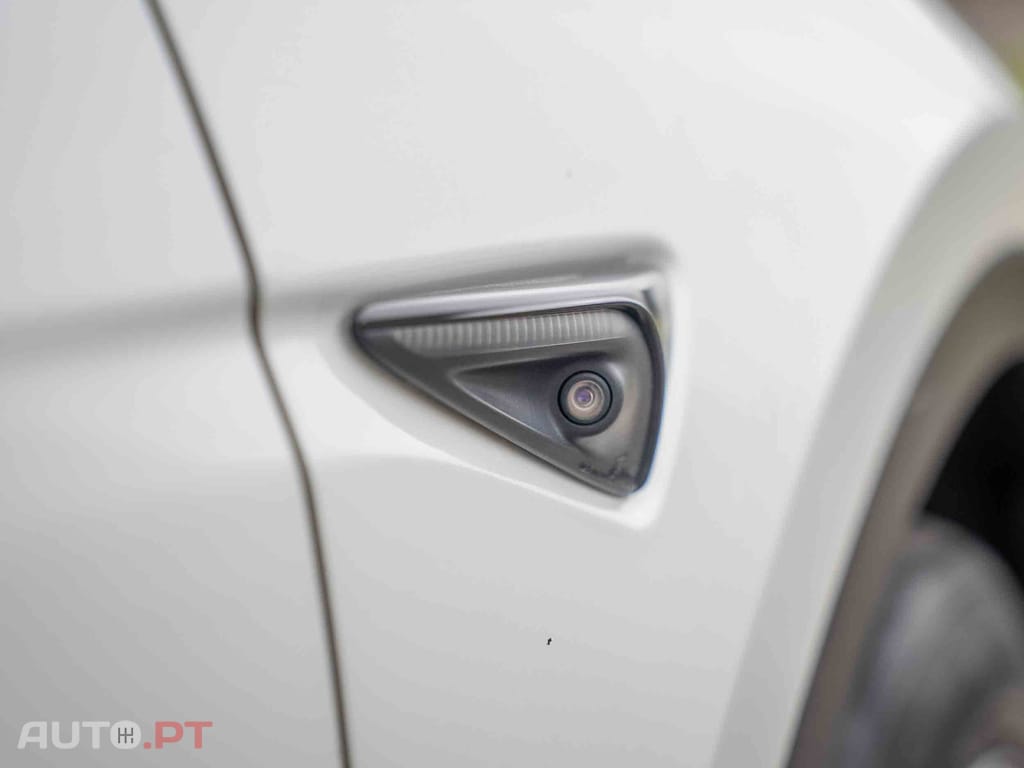 Tesla Model Y Long Range Dual Motor AWD