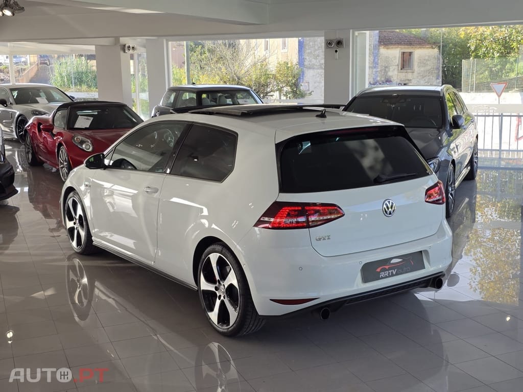 Volkswagen Golf 2.0 TSI GTI DSG
