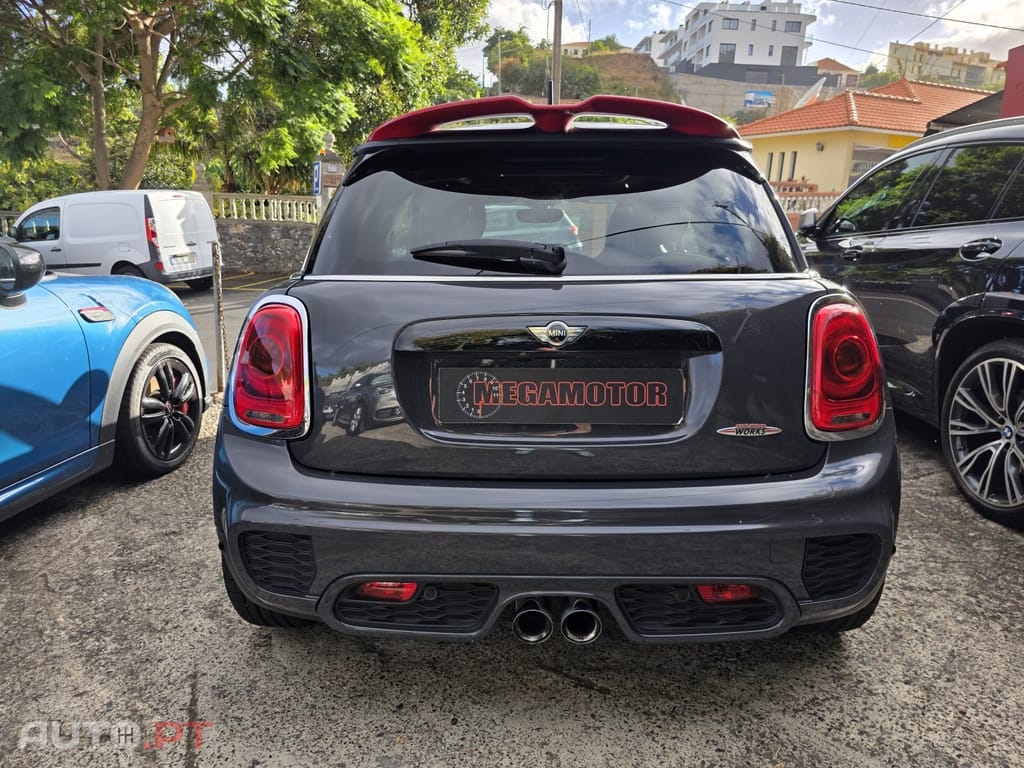 MINI Cooper John Cooper Works Auto Desportiva