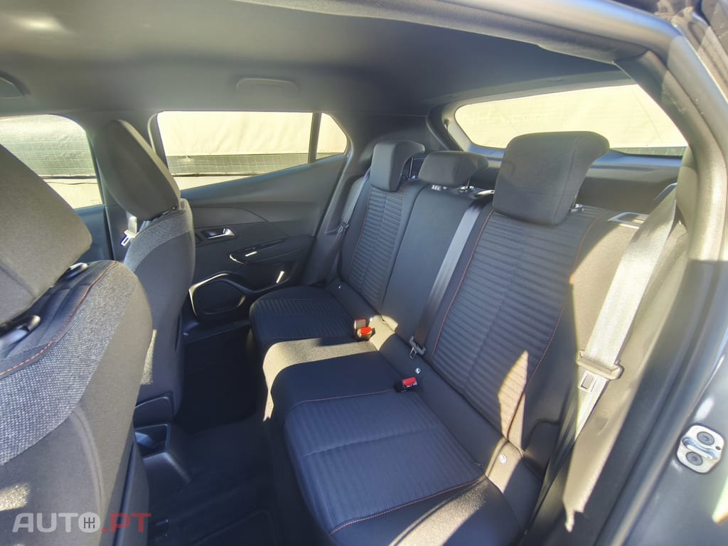 Peugeot 2008 1.2 PureTech Active Pack