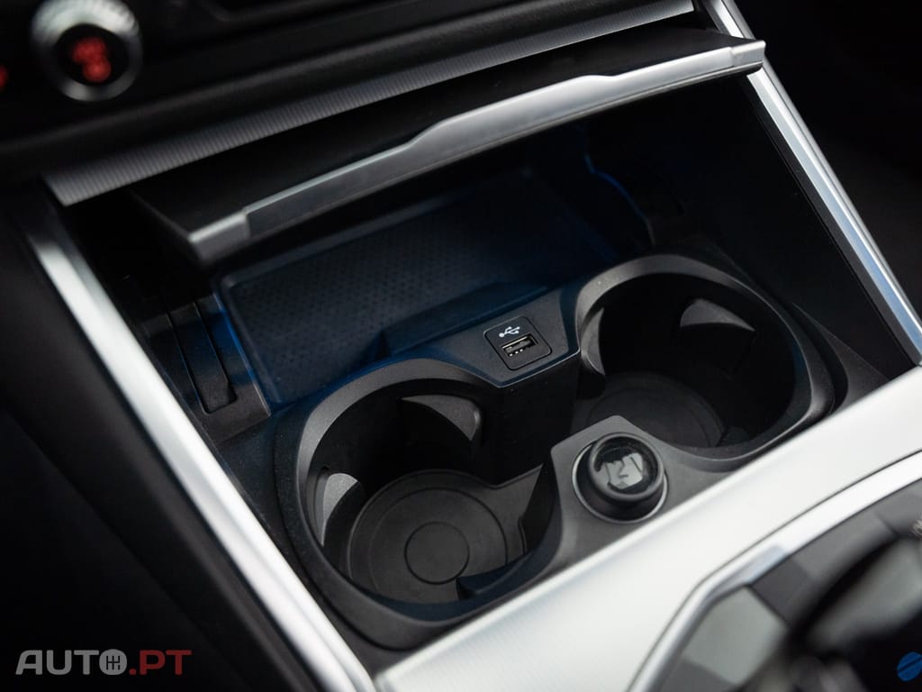 BMW 330 e Line Luxury Auto