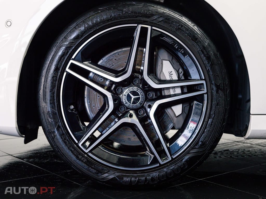 Mercedes-Benz E 300 de 9G-TRONIC AMG Line