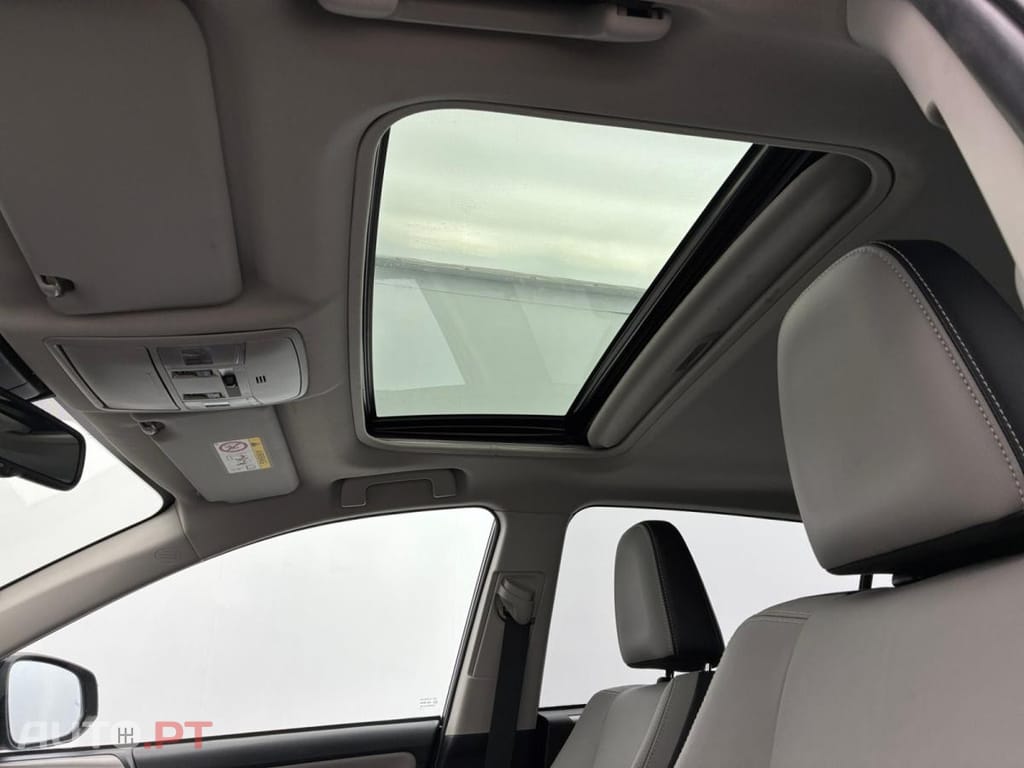 Toyota RAV4 2.5 HDF Lounge AWD-i