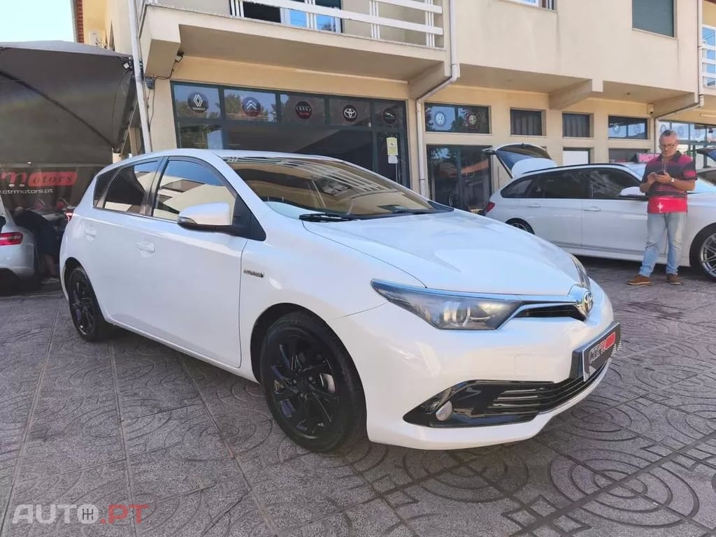 Toyota Auris 1.8 HSD Comfort+J17