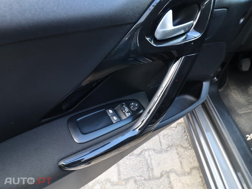 Peugeot 208 1.5 BlueHDi Active