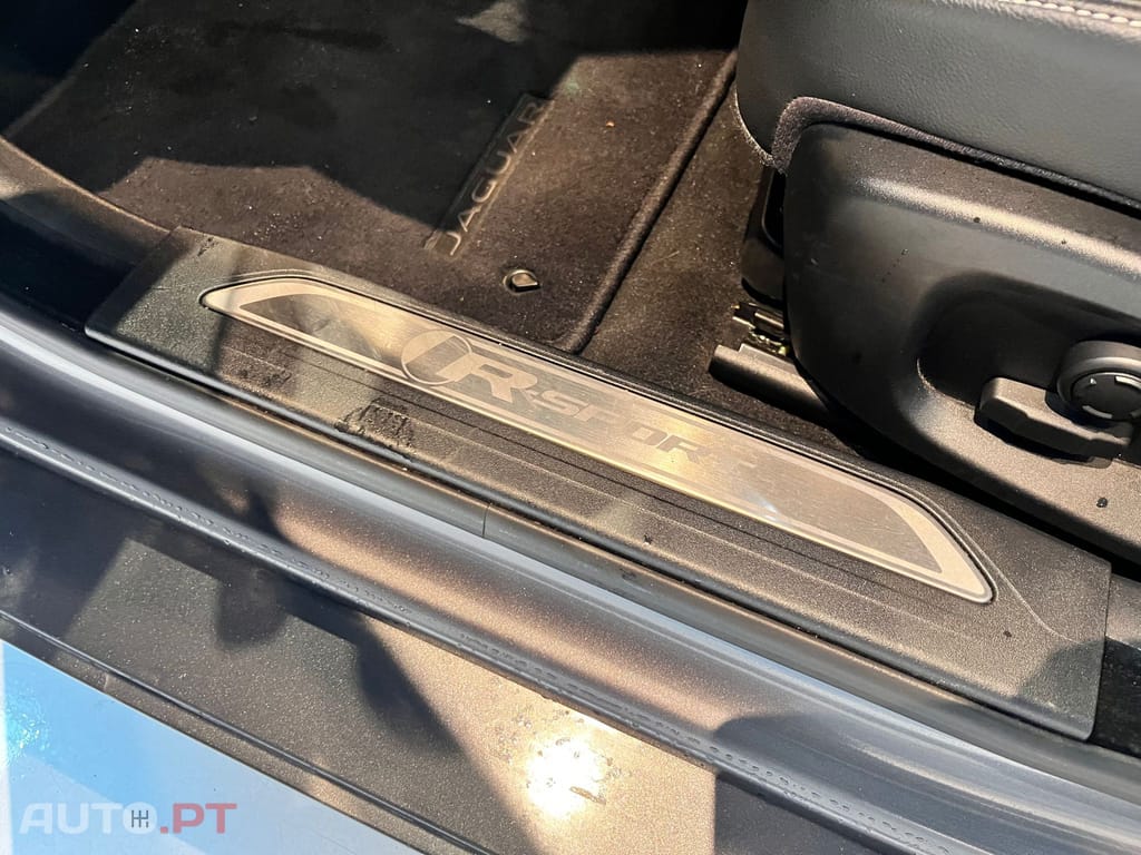 Jaguar XE 2.0D R-SPORT 180CV 