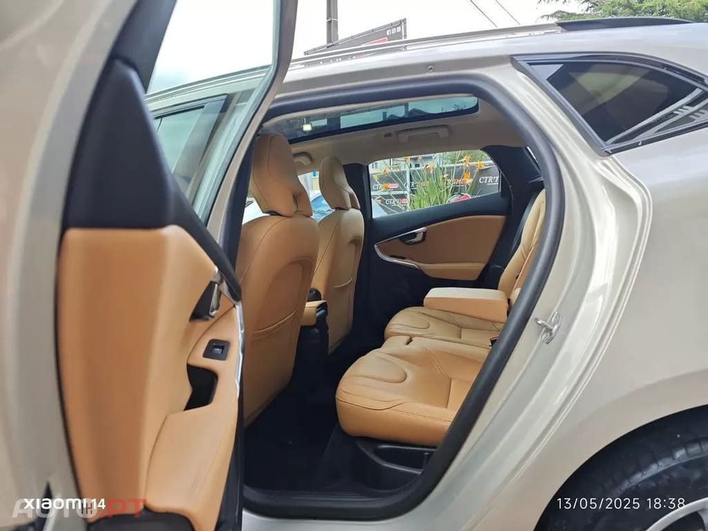 Volvo V40 Cross Country 1.5 T3 Summum Geartronic