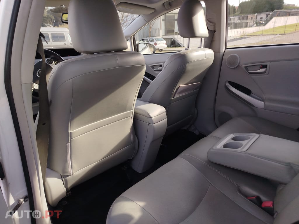 Toyota Prius Luxury