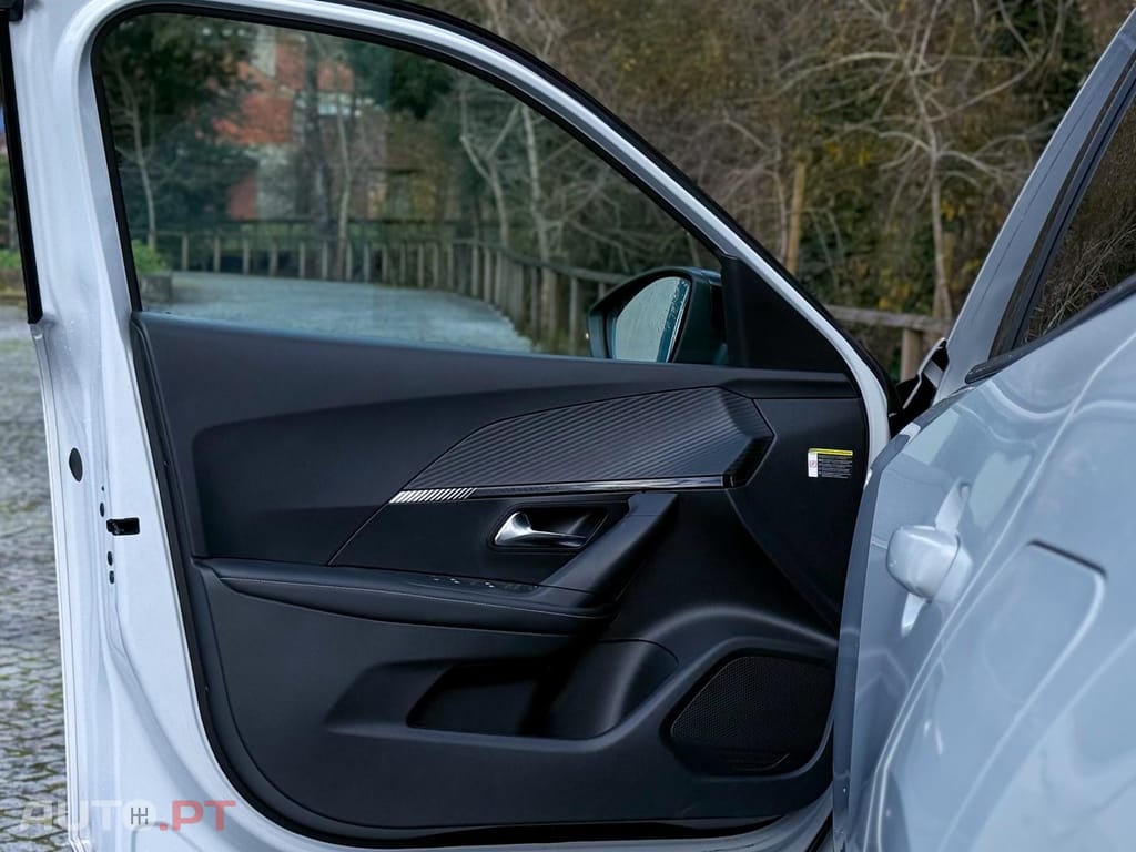 Peugeot 2008 1.2 PureTech Allure