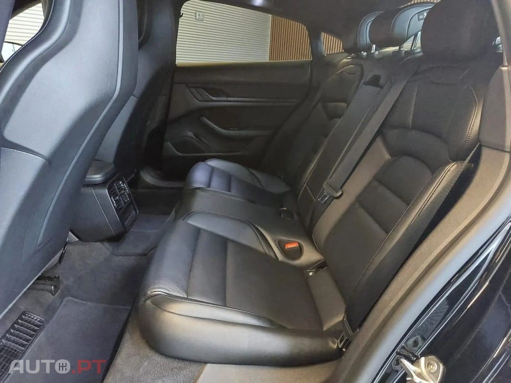 Porsche Taycan Standard