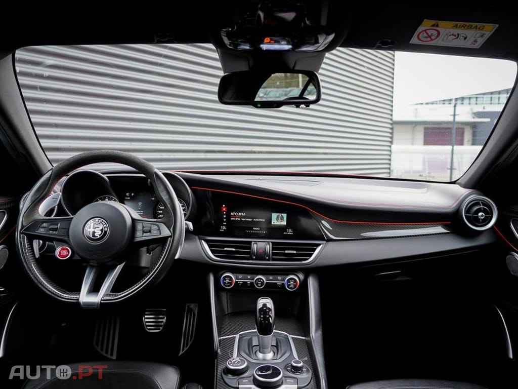 Alfa Romeo Giulia 2.9 V6 Bi-Turbo AT8 Quadrifoglio