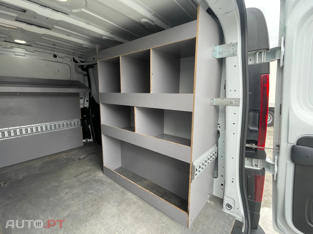 Renault Trafic 2.0 dCi IVA Dedutível