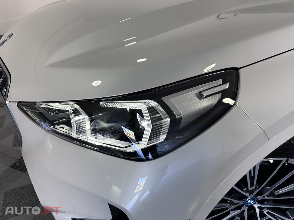 BMW iX1 xDrive30 Pack Desportivo M Pro