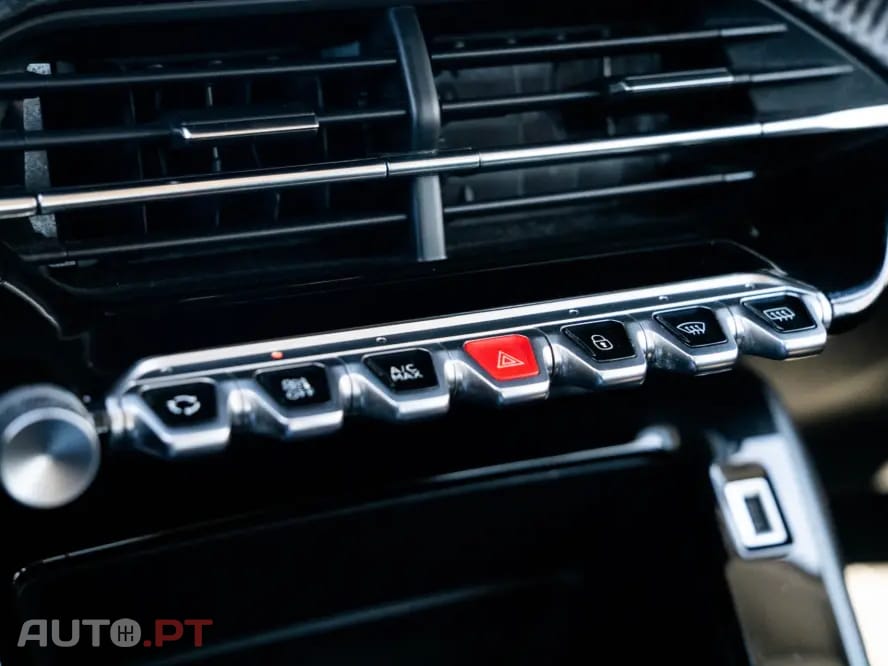 Peugeot E-208 50 kWh Active