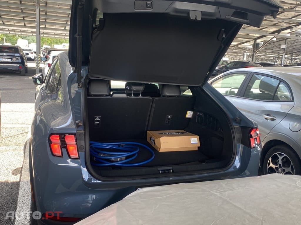 Ford Mustang Mach-E 75.7 kWh Base