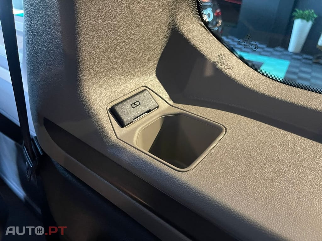 Volkswagen Multivan 2.0 TDI BM Longa Comfortline DSG