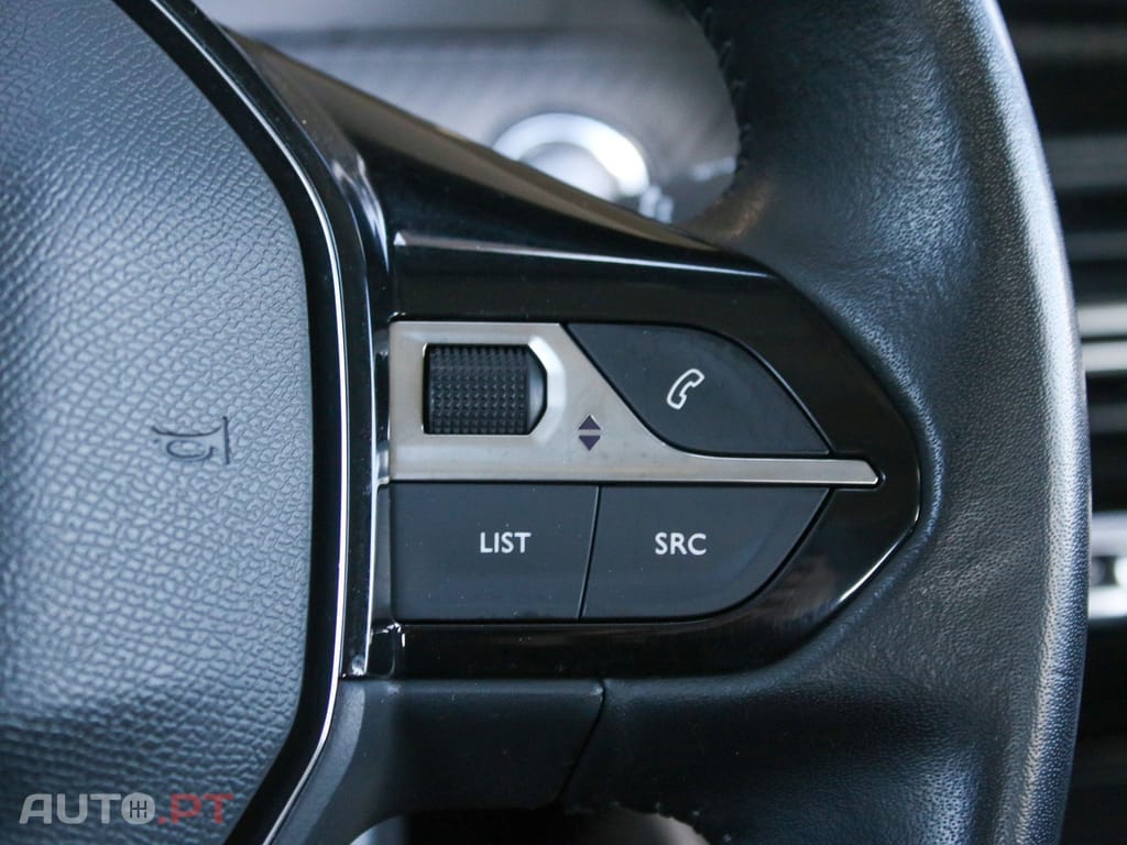 Peugeot E-208 50 kWh Active