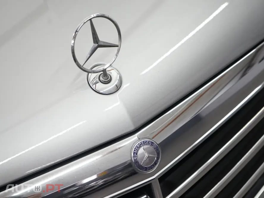 Mercedes-Benz E 220 CDi Avantgarde BlueEfficiency Auto