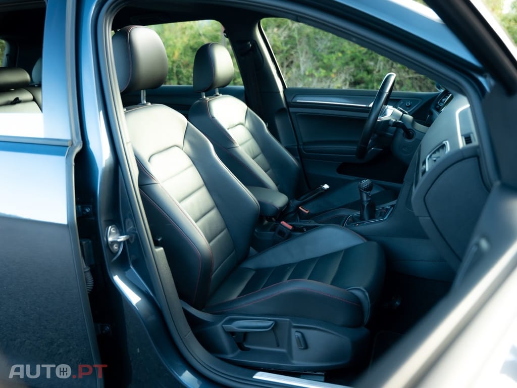 Volkswagen Golf 2.0 TSI GTI
