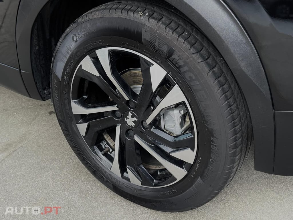 Peugeot E-2008 50 kWh Allure Pack