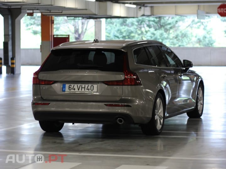 Volvo V60 2.0 D3 Momentum Geartronic