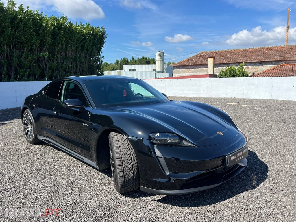 Porsche Taycan 4S
