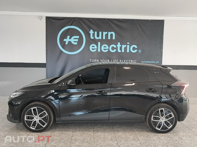 MG MG4 77 kWh Extended Range Luxury