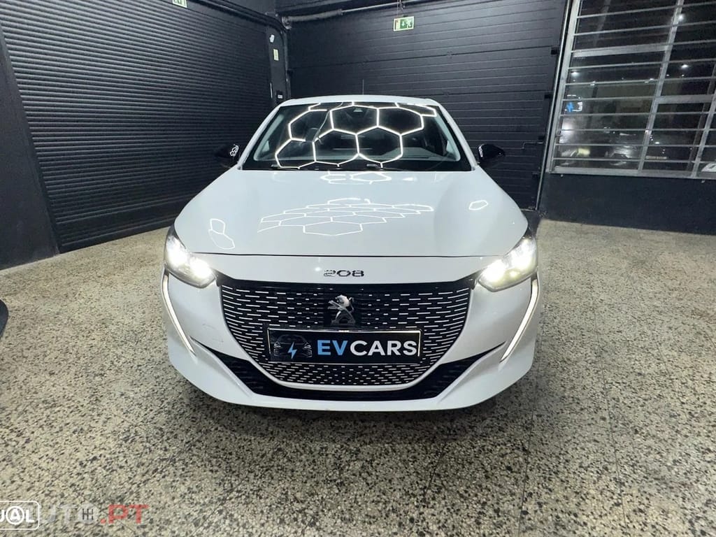 Peugeot E-208 50 kWh Allure Pack