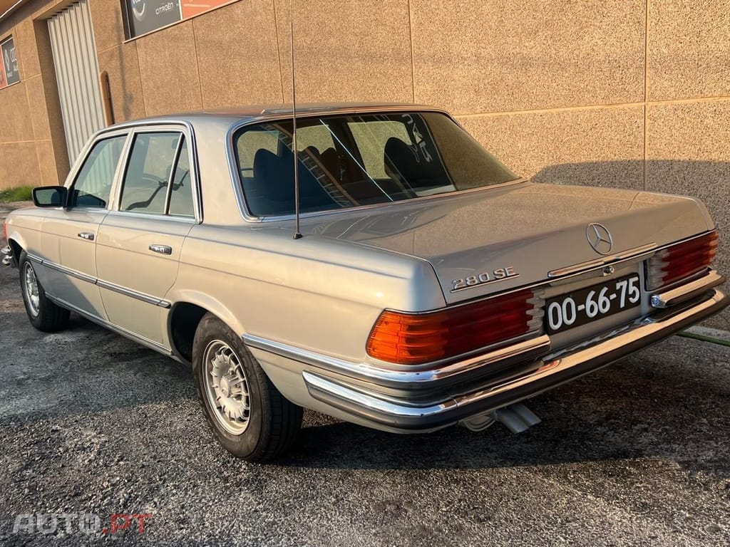 Mercedes-Benz 280 SE limousine