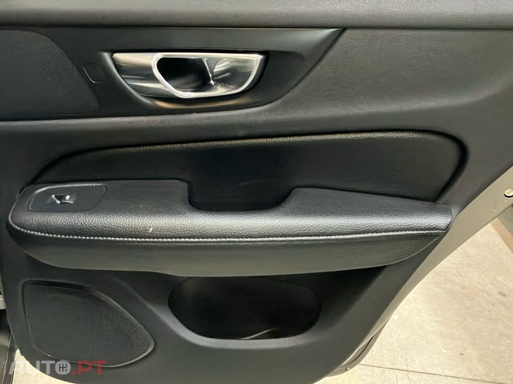 Volvo V60 2.0 D3 Momentum Plus Geartronic