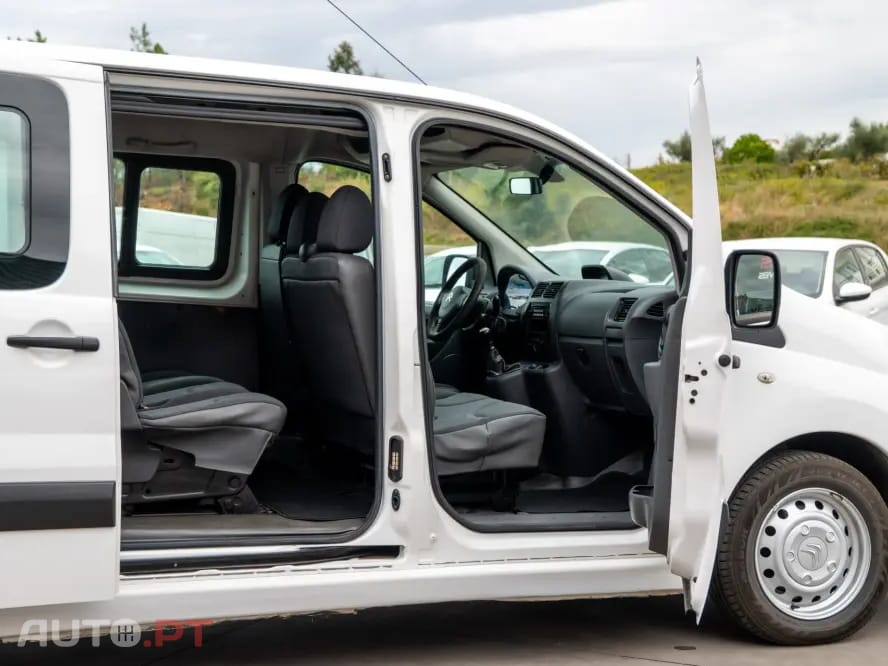 Citroen Jumpy 1.6 HDi L2H1 Semi-Vidrada