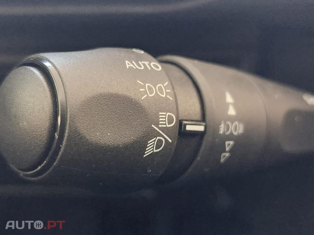 Peugeot 3008 1.5 BlueHDi Active